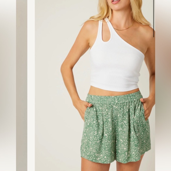 BILA SHORTS - Picture 1 of 8